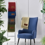 Couverture extra douce en RPET à écusson personnalisable 180 g/m² couleur bordeaux