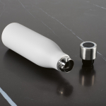 Bouteille en acier inoxydable recyclé avec bouchon à lumière ultraviolette 520ml couleur blanc vue d'ambiance