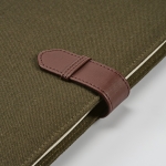 Porte-documents A4 en coton recyclé à fermeture pression et bloc-notes couleur vert militaire troisième vue