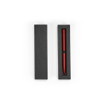 Stylo en aluminium recyclé à bouton-poussoir magnétique, encre noire couleur rouge troisième vue