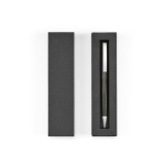 Stylo en aluminium recyclé avec mécanisme rotatif, encre noire couleur noir vue de la boîte
