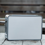 Enceinte sans fil en plastique recyclé, portée de 15 m et 80 W couleur argenté troisième vue d'ambiance
