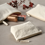 Trousse de toilette en coton recyclé avec grand compartiment 320 g/m² couleur naturel vue d'ambiance