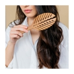 Brosse en fibre de coco et polypropylène avec joli design couleur marron quatrième vue