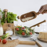 Râpe à fromage parmesan intelligente compatible avec le lave-vaisselle couleur bois cinquième vue
