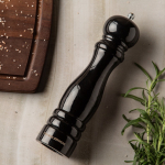 Salière et poivrière en bois de caoutchouc avec moulin en céramique couleur noir deuxième vue