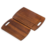 Ensemble de 2 planches à découper en bois d'acacia avec poignées couleur bois deuxième vue