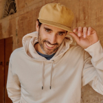 Casquette vintage en coton recyclé avec visière plate 260 g/m² vue d'ambiance