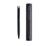 Stylo élégant en acier inoxydable recyclé à encre bleue couleur noir vue en boîte
