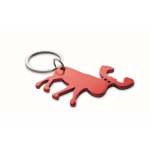 Porte-clés et ouvre-bouteille en aluminium recyclé en forme de renne couleur rouge quatrième vue