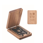Câble de charge avec 3 connecteurs dans une boîte personnalisable couleur bois vue avec zone d'impression