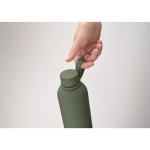 Gourde isotherme en acier inoxydable recyclé et caoutchouc, 500ml couleur vert foncé quatrième vue photographique