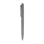 Stylo en plastique recyclé avec écriture longue encre bleue couleur gris vue latérale