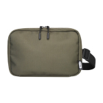 Trousse de toilette en polyester recyclé avec compartiment principal couleur vert deuxième vue frontale