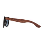 Lunettes de soleil rétro fabriquées en partie à partir de café couleur marron foncé vue latérale