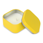 Bougie en cire végétale avec parfum vanille dans un pot en métal carré couleur jaune troisième vue