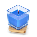Bougie en cire végétale dans un pot en verre avec couvercle en bambou couleur bleu deuxième vue