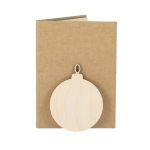 Carte de Noël avec décoration en forme de boule et des graines de pin deuxième vue