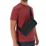 Sac bandoulière cylindrique en PU avec des poches d'accès rapide quatrième vue