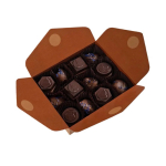 Boîte de 12 chocolats au lait fourrés au café ou aux prunes couleur naturel deuxième vue