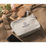 Trousse de toilette en tissu recyclé avec fermeture éclair assortie couleur gris vue d'ambiance principale