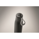 Bouteille anti-fuite en acier inoxydable avec anse en corde 500ml couleur noir deuxième vue photographique