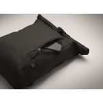 Sac à dos à roll-top en coton recyclé avec fermeture éclair frontale couleur noir quatrième vue photographique