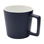 Tasse en céramique avec finition mate et anse carrée 370 ml couleur bleu marine deuxième vue frontale