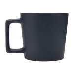 Tasse en céramique avec finition mate et anse carrée 370 ml couleur bleu marine deuxième vue latérale