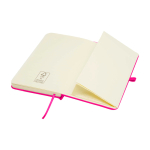 Carnet à couverture rigide avec toucher doux A6 pages lignées couleur rose troisième vue