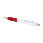 Stylo en plastique recyclé incurvé avec grip, encre noire couleur rouge deuxième vue