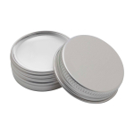 Baume à lèvres avec boîtier en aluminium et protection FPS 15 couleur blanc