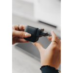 Chargeur double en plastique recyclé avec prise européenne 20W couleur noir vue d'ambiance 4