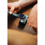 Chargeur pour montre et plusieurs appareils avec puissance de 20W couleur noir vue d'ambiance 2