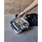 Lunch box avec compartiments intérieurs et fourchette Black+Blum 1L couleur turquoise vue d'ambience 3