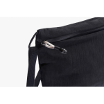 Sac bandoulière spacieux en RPET avec poignée réglable 3,5L Bellroy couleur noir sixième vue