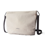 Sac bandoulière spacieux en RPET avec poignée réglable 3,5L Bellroy couleur beige