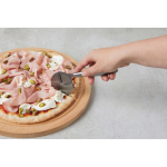 Coupe-pizza en acier inoxydable de haute qualité Boska couleur argenté brillant vue d'ambience 3