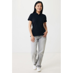 Polo femme coupe décontractée en coton piqué recyclé 220 g/m² Iqoniq couleur noir vue avec modèle