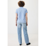 Polo femme coupe décontractée en coton piqué recyclé 220 g/m² Iqoniq couleur cyan troisième vue avec modèle