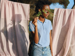 Polo femme coupe décontractée en coton piqué recyclé 220 g/m² Iqoniq couleur cyan vue d'ambiance