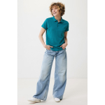 Polo femme coupe décontractée en coton piqué recyclé 220 g/m² Iqoniq couleur vert pastel vue avec modèle