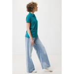 Polo femme coupe décontractée en coton piqué recyclé 220 g/m² Iqoniq couleur vert pastel troisième vue avec modèle