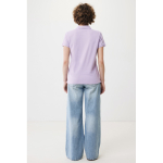 Polo femme coupe décontractée en coton piqué recyclé 220 g/m² Iqoniq couleur lilas troisième vue avec modèle