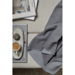 Couverture en polyester recyclé d'une douceur exceptionnelle 320 g/m2 couleur gris vue d'ambiance