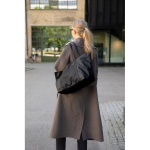 Sac en polyester recyclé avec poches internes et externes couleur noir vue d'ambiance 2