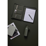 Porte-documents A4 éco avec porte-stylo et poches, pages lignées couleur vert vue d'ambiance