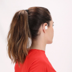 Écouteurs ergonomiques s'adaptant autour de l'oreille couleur blanc première vue