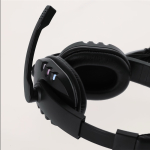 Casque audio avec arceau rétroéclairé LED pour gamers couleur noir troisième vue