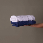 Serviette de bain 100 x 50 cm en 100 % coton OEKO TEX 350 g/m2 troisième vue